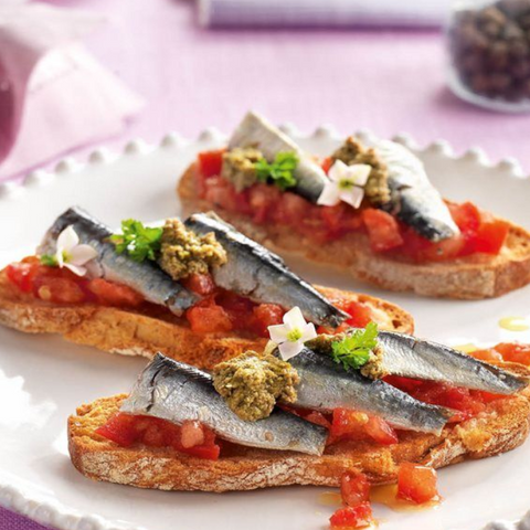 Smoked Sardine in Extra Virgin Olive Oil JOSE Gourmet 120g Tin | Sardinas Ahumadas en AOVE JOSE Gourmet 120g Tin