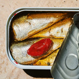 Small Sardines in Piri-Piri Sauce and Organic Extra Virgin Olive Oil JOSE Gourmet 90g | Sardinillas en Salsa Piri-Piri y Aceite de Oliva Virgen Extra Ecológico 90 g - La despensa